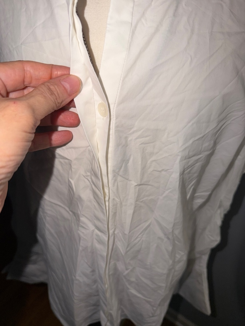 Elegant White Ruched-Shoulder Button-Front Blouse - Picture 11 of 12
